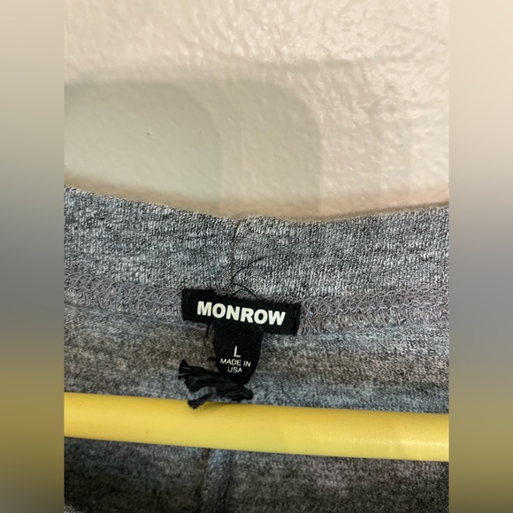 Monrow Fitted Top - Picture 3 of 3